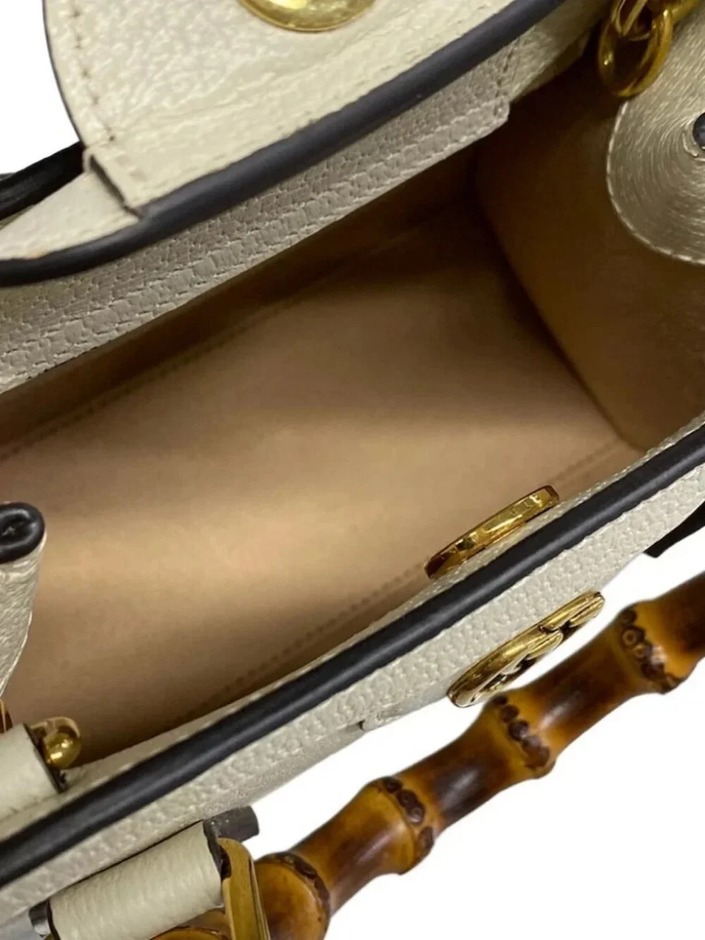Gucci accessories	shoulder strap
